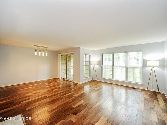 3rd image of 656 Portage Ct