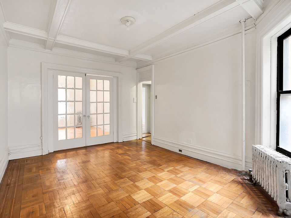 1st image of 411 Saint Johns Pl APT 1