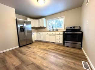 4 Metroview Ct, Ann Arbor, MI 48108