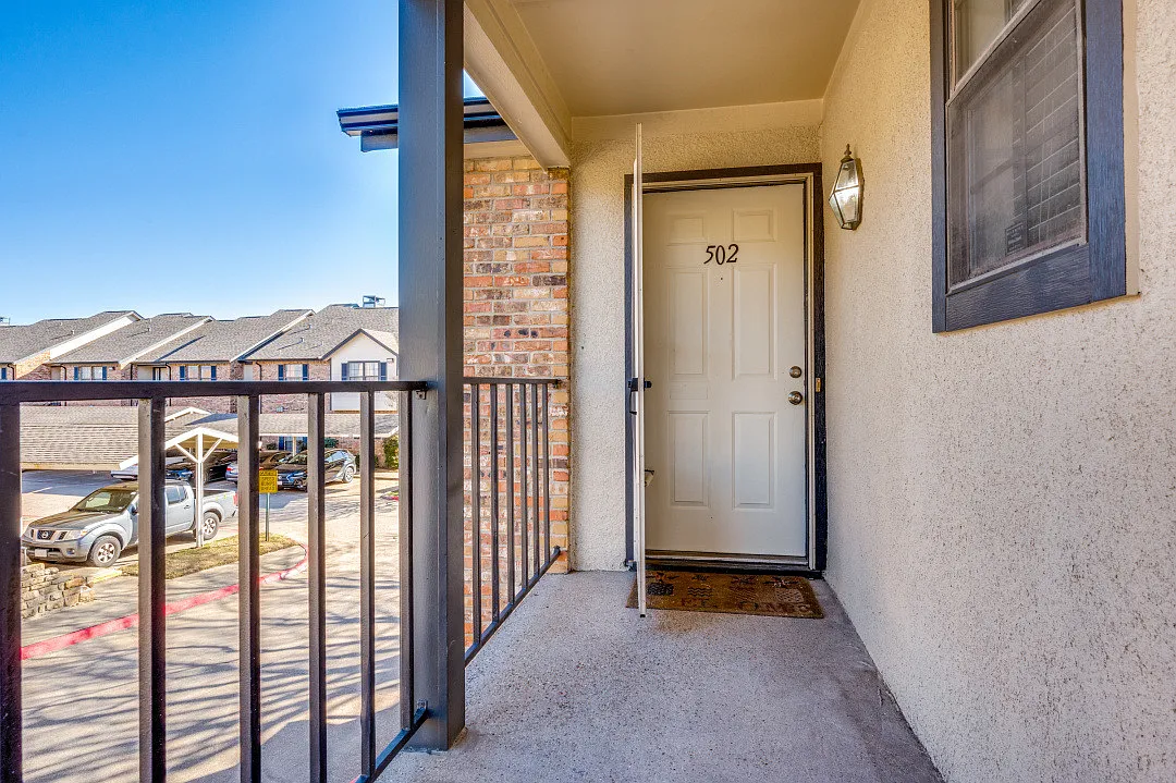 2 bed, 948 sqft, $1,700 — Photo 4