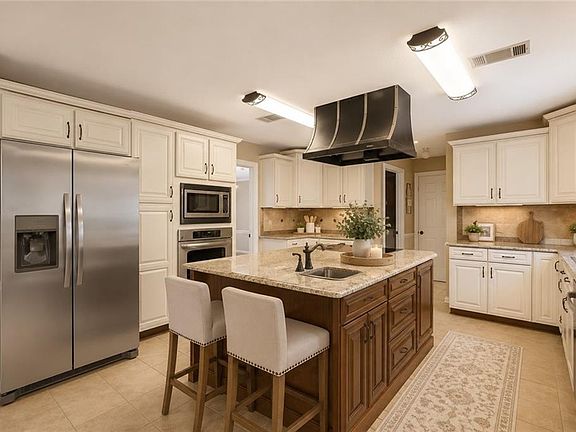 5th image of 2131 Marion Dr