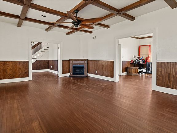 5th image of 206 S Avenue B