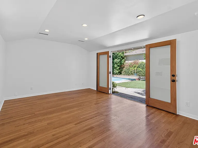 21309 Ibanez Ave — Photo 19