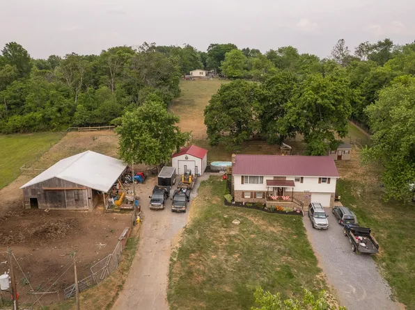 15286 Maryland Line Rd, Greencastle, PA 17225