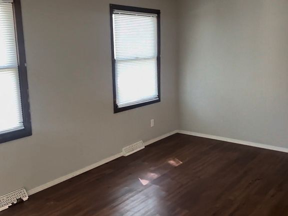 5th image of 1410 N Stark St