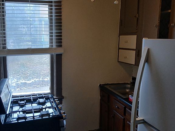 5th image of 244-246 Reifert St #2