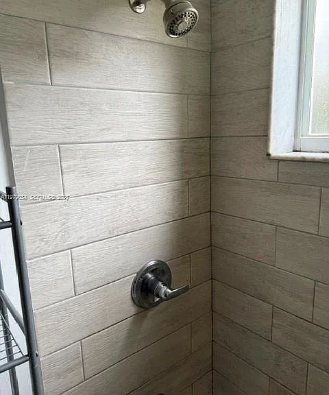 2430 NE 135th St #102 — Photo 23
