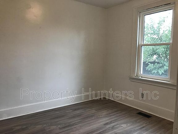 4th image of 1239 Richmond St