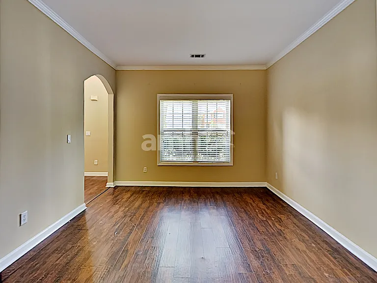 1852 Clear Springs Ln — Photo 3