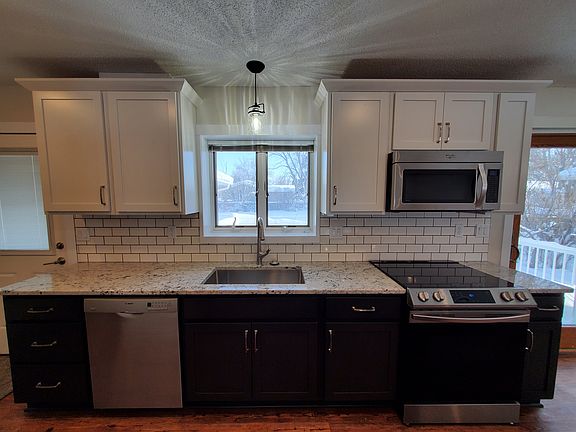 3rd image of 2861 Longfellow Rd N