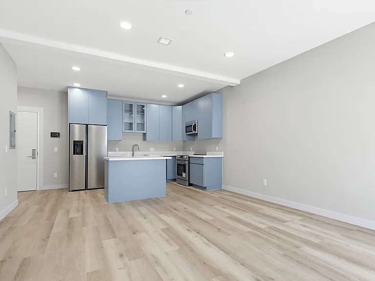 Taj Estates of Franklin II — Photo 98