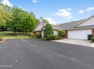 9223 Hawthorne Pointe Dr, Louisville, KY 40272