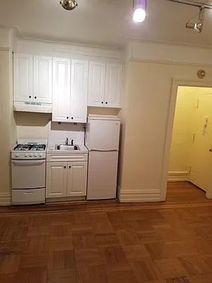 Rented by B Gans Management | media 13