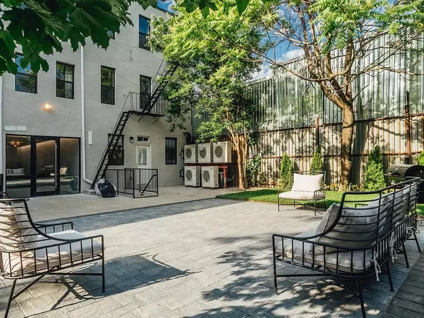 240 Boerum Street image 10 of 11