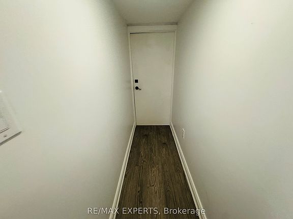 5th image of 117 Baffin Cres