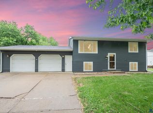 4504 S Plains Dr, Sioux Falls, SD 57106