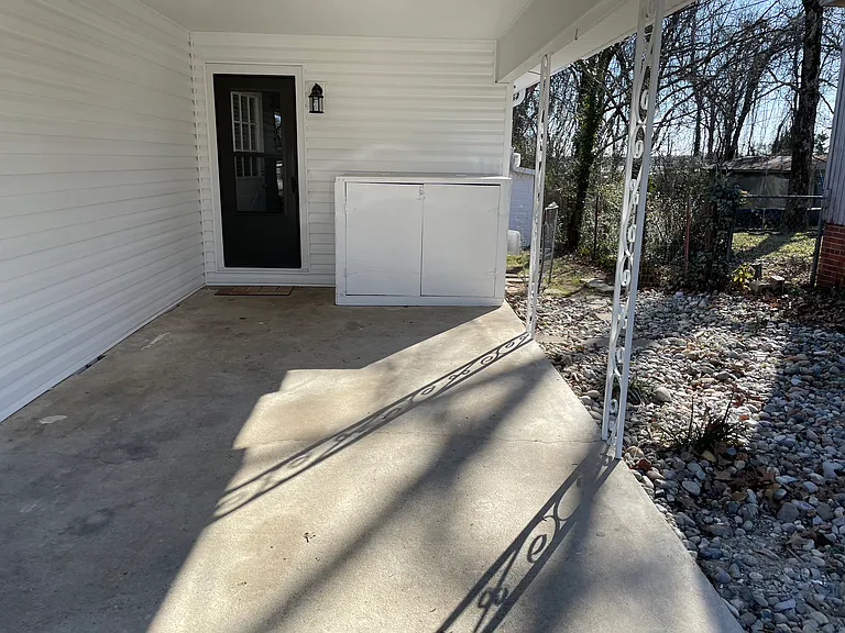 224 E Lee Ave — Photo 2