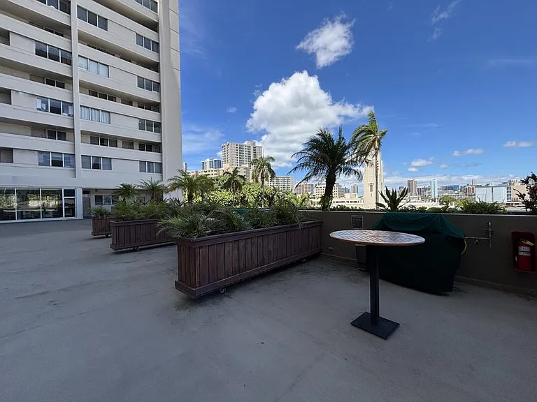 1212 Punahou St #1005 — Photo 30