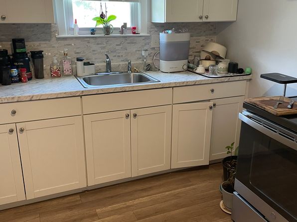 23 Kathryn Ln APT 2