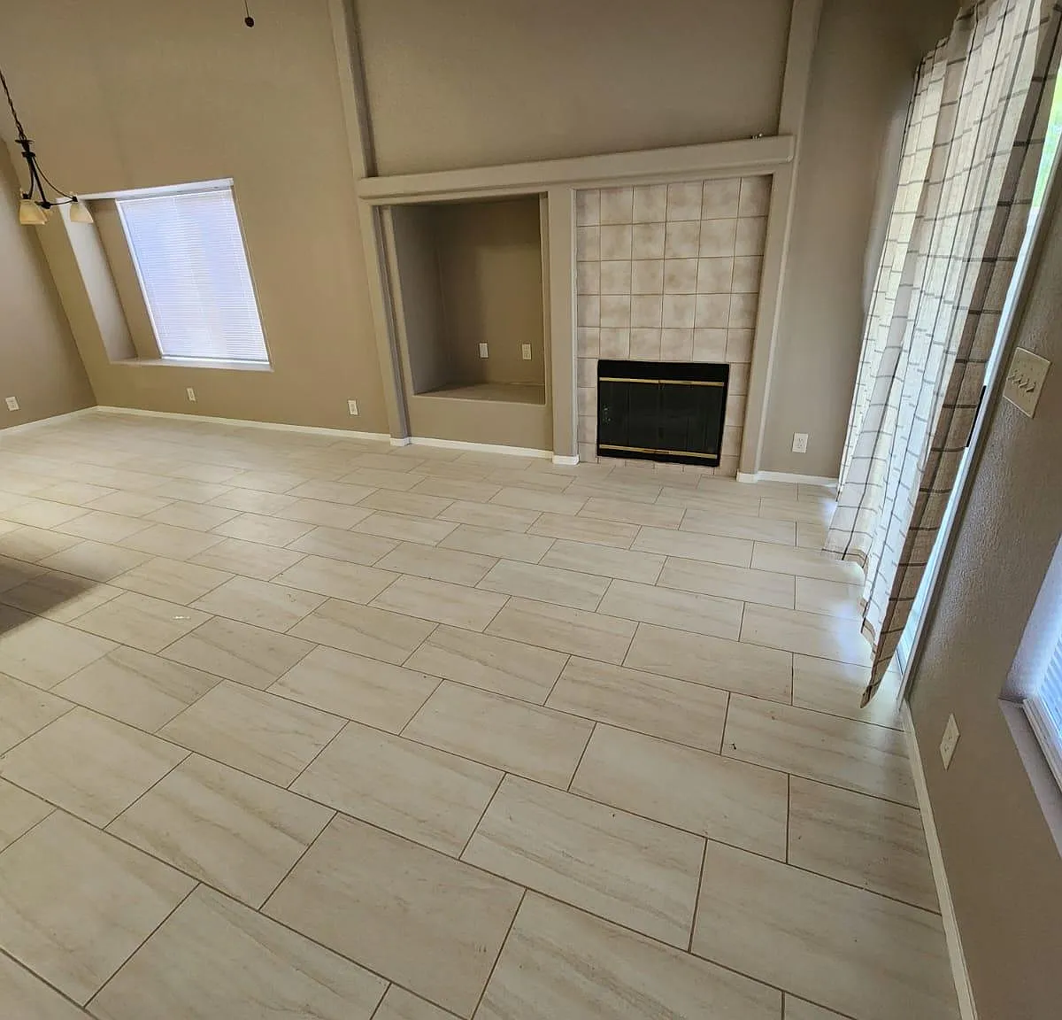 3 bed, 1584 sqft, $2,200 — Photo 3