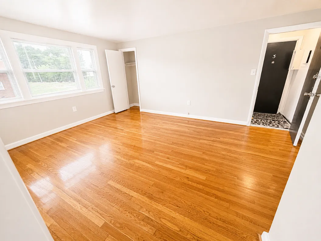 2 bed, 1050 sqft, $1,195 — Photo 2