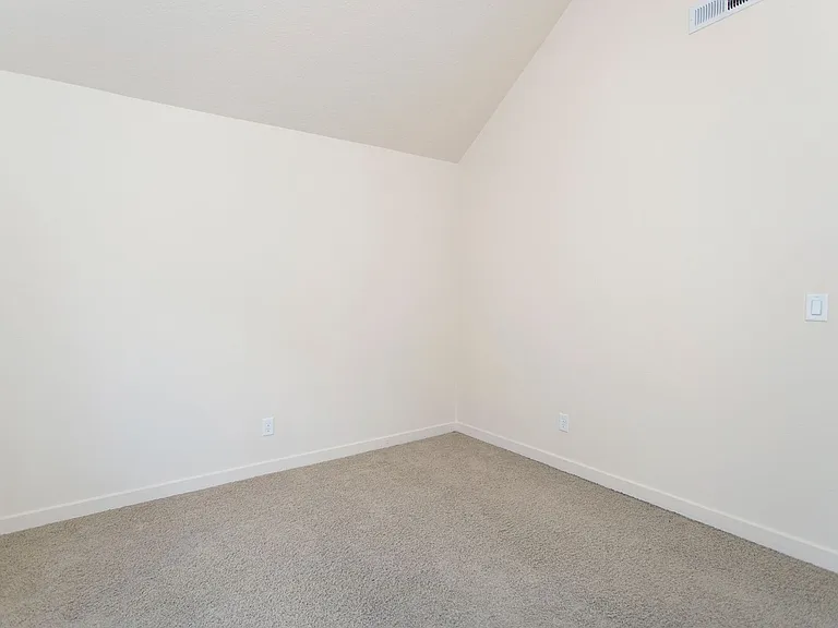 7894 NE Miriam Way — Photo 15