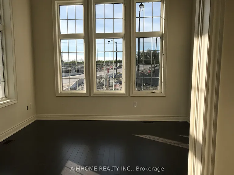 60 Baleberry Cres — Photo 8