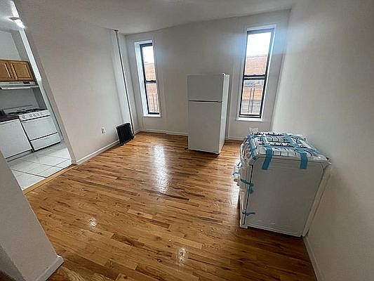 4th image of 1760 Amsterdam Ave #3E