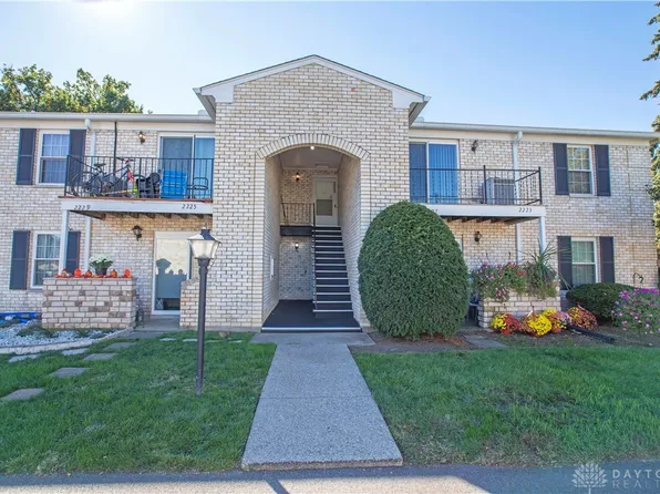 2223 Crew Cir, Dayton, OH 45439