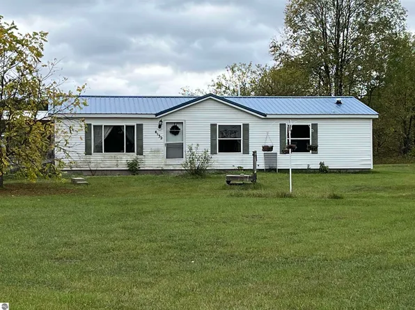 4132 Long Rd, Thompsonville, MI 49683