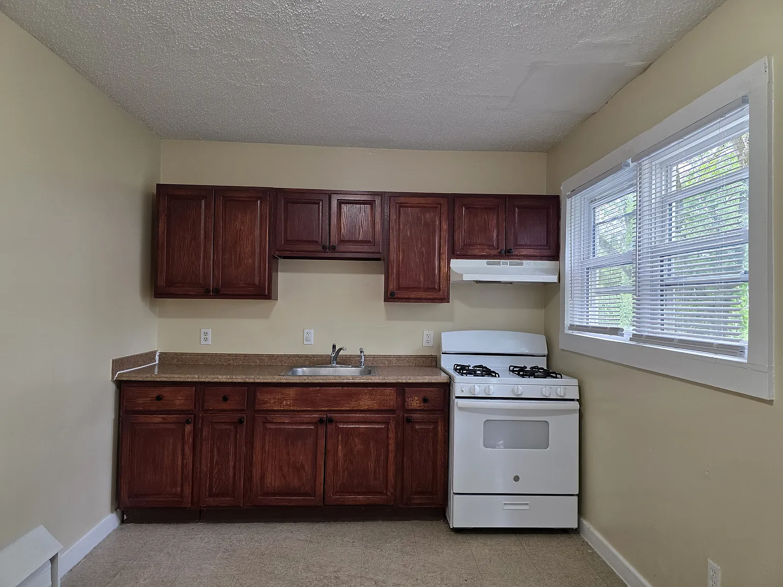 2 bed, 1.5 bath, $1,725 — Photo 3