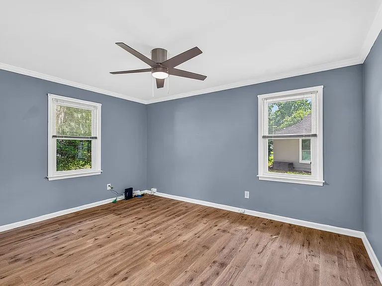 1037 Law Ln — Photo 22