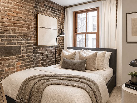 3rd image of 35 Crosby St APT 1r