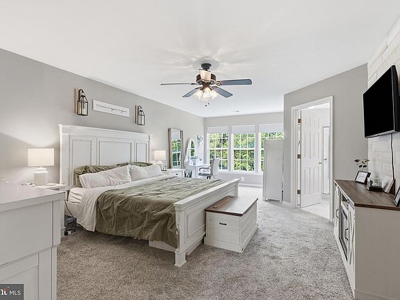 5th image of 4546 Jasmine Dr