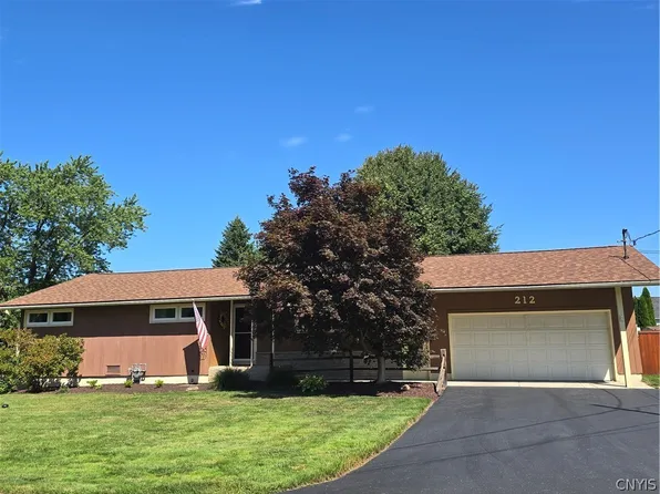 212 Cleveland Ave, Liverpool, NY 13088