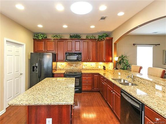 3rd image of 2220 Hartwell Ln