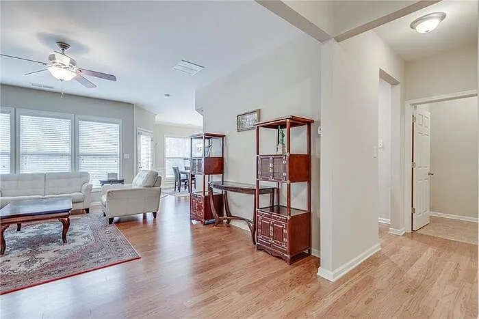 2318 Brynfield Cv — Photo 10