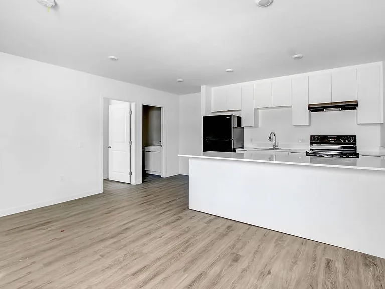 1212 E 3rd St — Photo 18