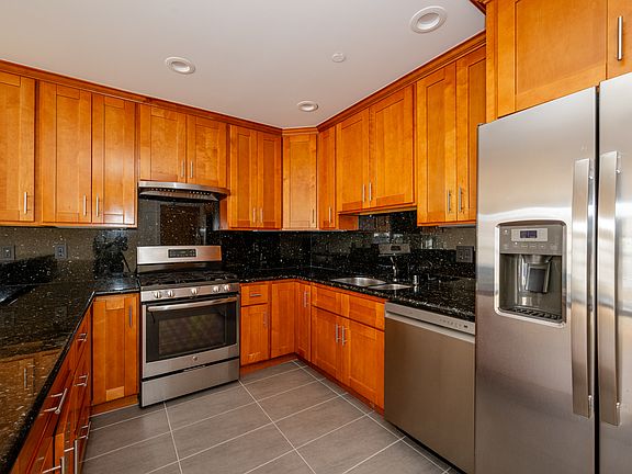 5th image of 1525 Ocean Ave APT C