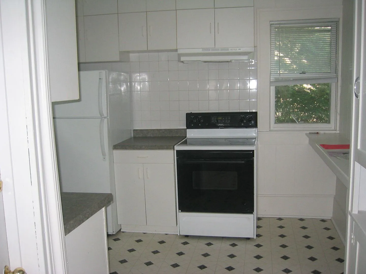 Van Hise Two Flat — Photo 2
