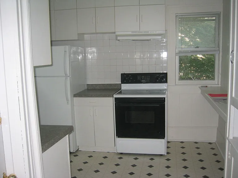 2213 Van Hise Ave — Photo 2