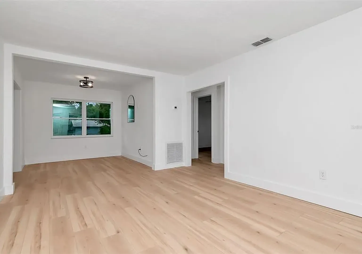 Newly Remodeled 3/2! — Photo 2