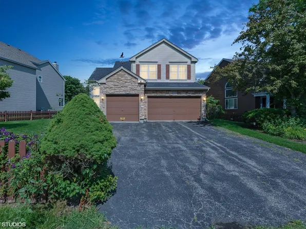 2239 N Aster Pl, Round Lake Beach, IL 60073