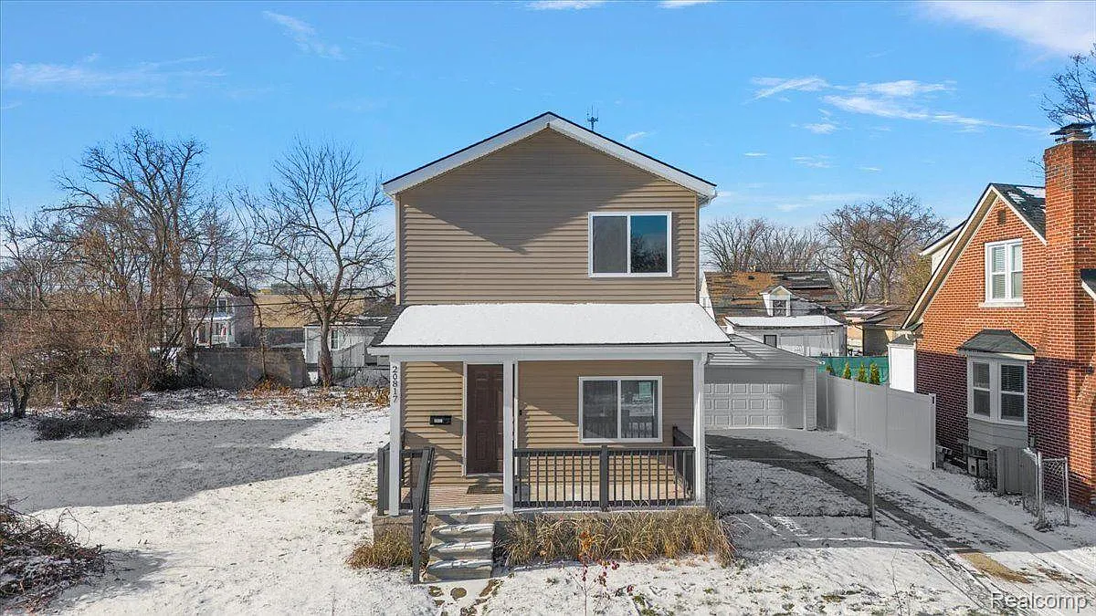 20817 Parkside Blvd photo 1