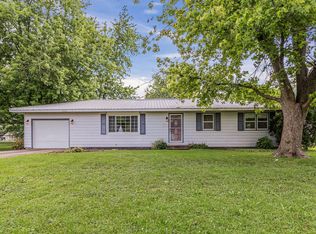 210 N Cory St, Tolono, IL 61880