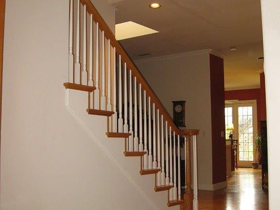 stairs to 2 upstairs bedrooms