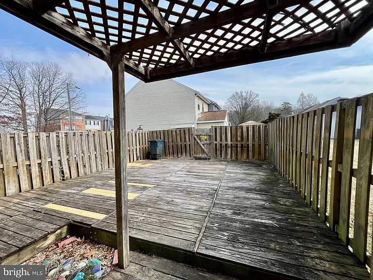 8421 McKenzie Cir — Photo 36