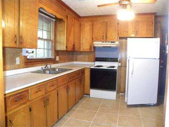 2nd image of 174 Karen Ct