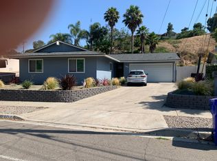 4712 Chateau Dr, San Diego, CA 92117
