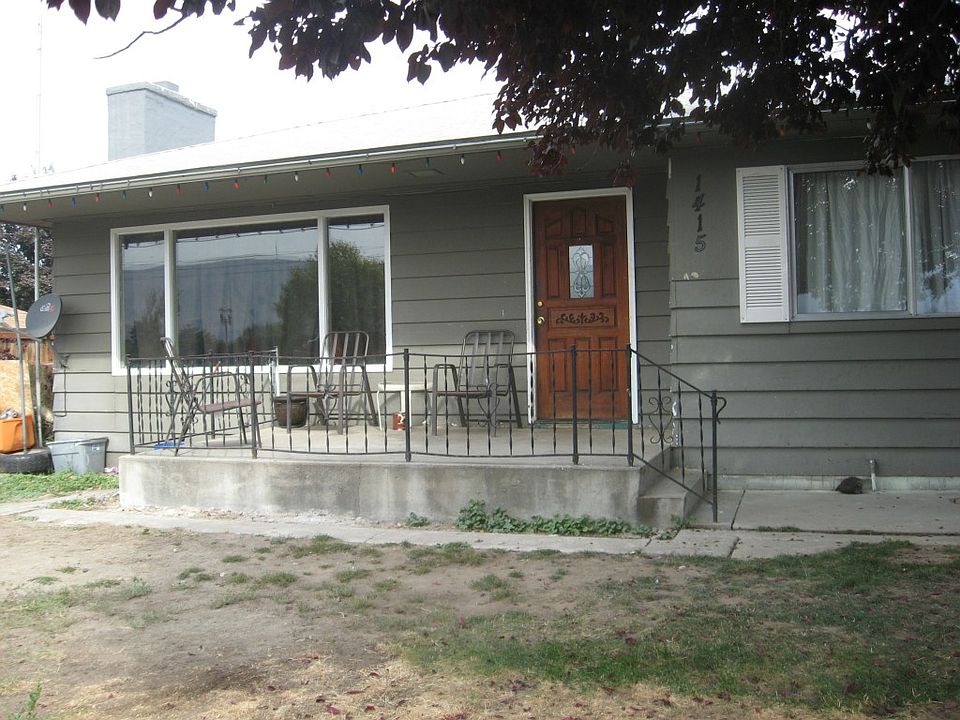 1st image of 1415 1st St SE #A